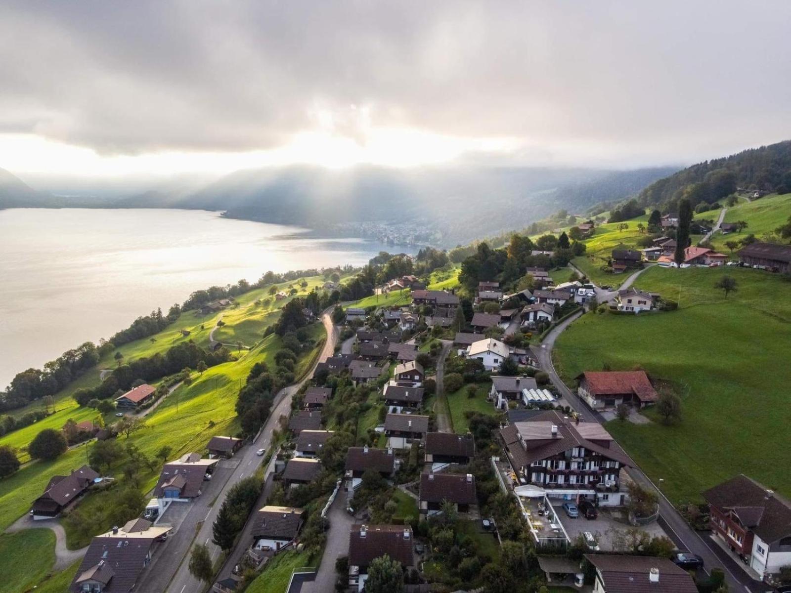 Eva'S Seeblick Krattigen Buitenkant foto