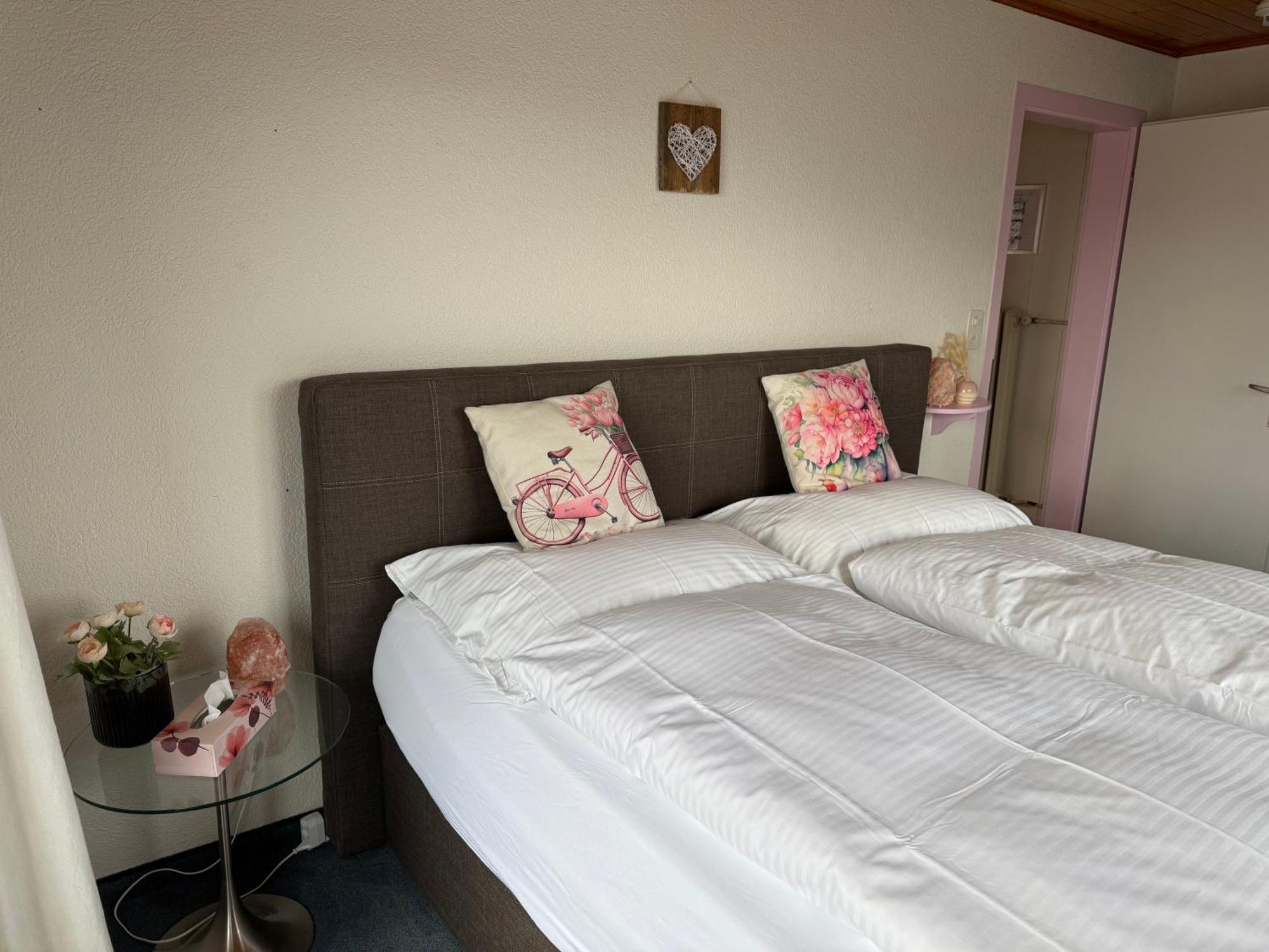 Eva'S Seeblick Krattigen Kamer foto
